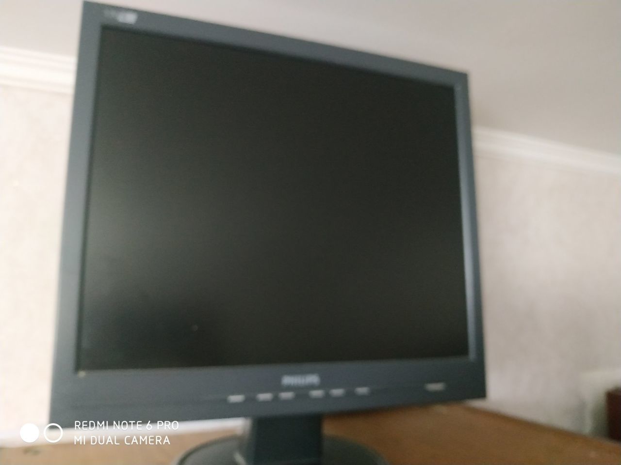 Монитор Philips 400 лей lucreaza