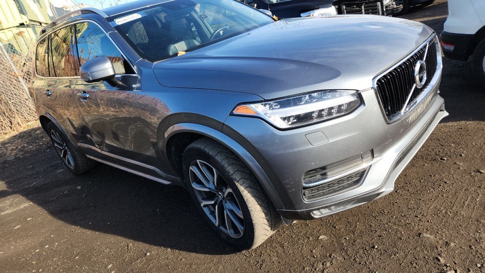 Volvo XC90 фото 1