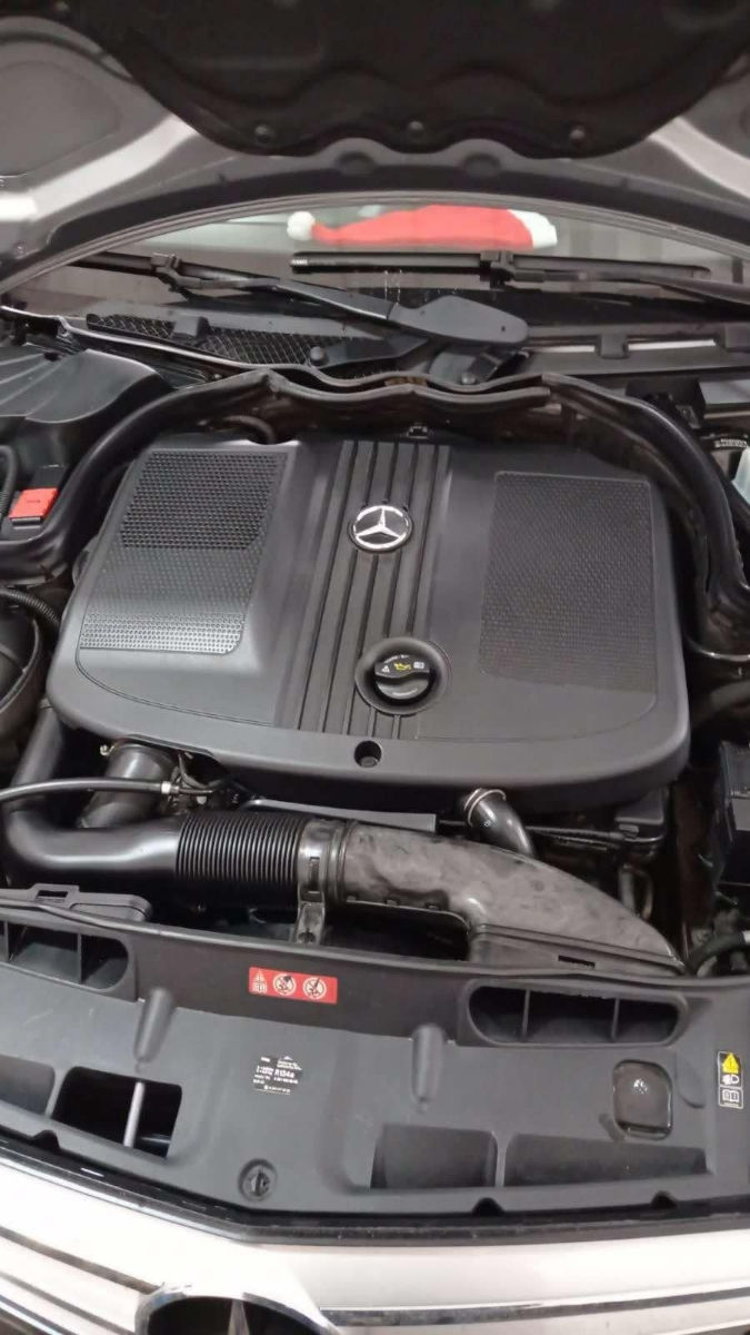 Mercedes C-Class foto 2