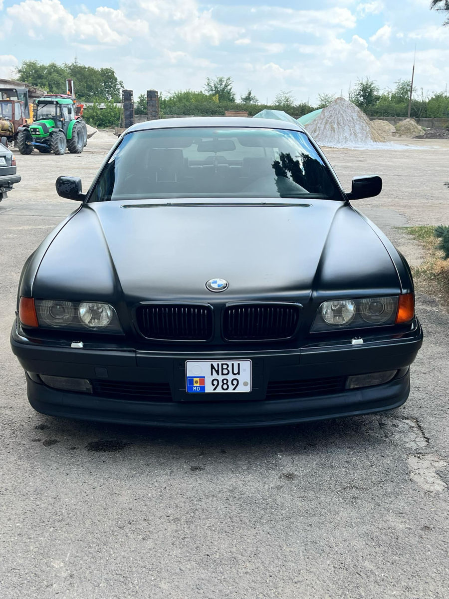 BMW 7 Series foto 0