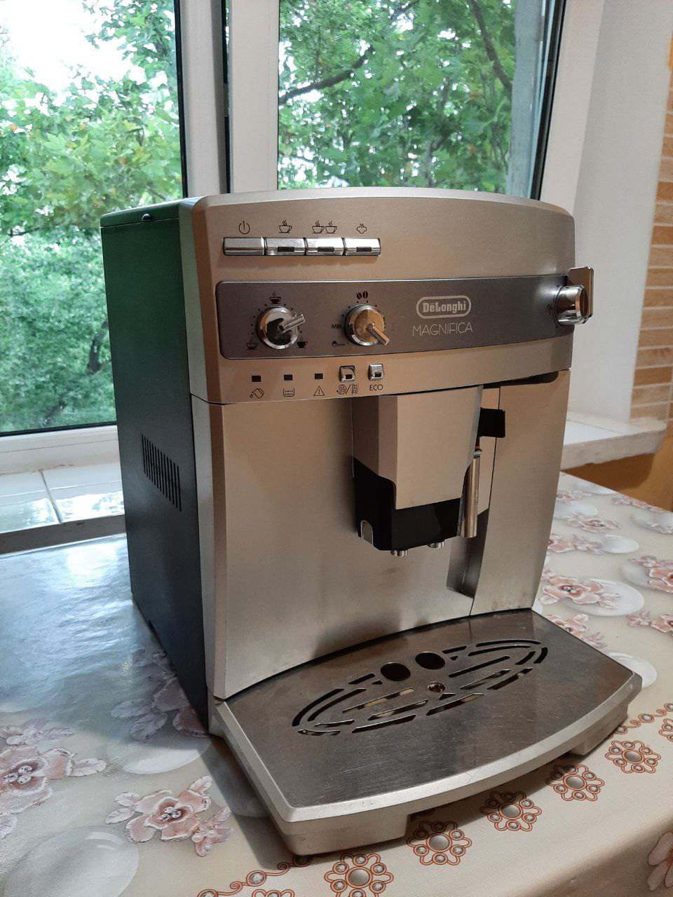 DeLonghi Magnifica Aparat de cafea