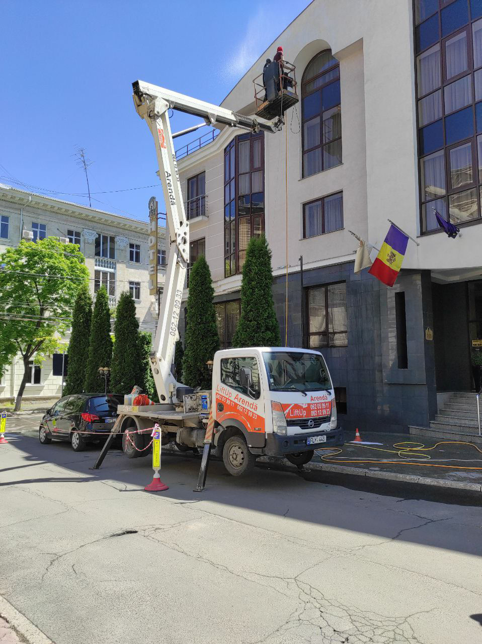 Curățare profesională a fațadelor, acoperișuri, trotuare, pavaje, curți, garduri, etc. foto 16
