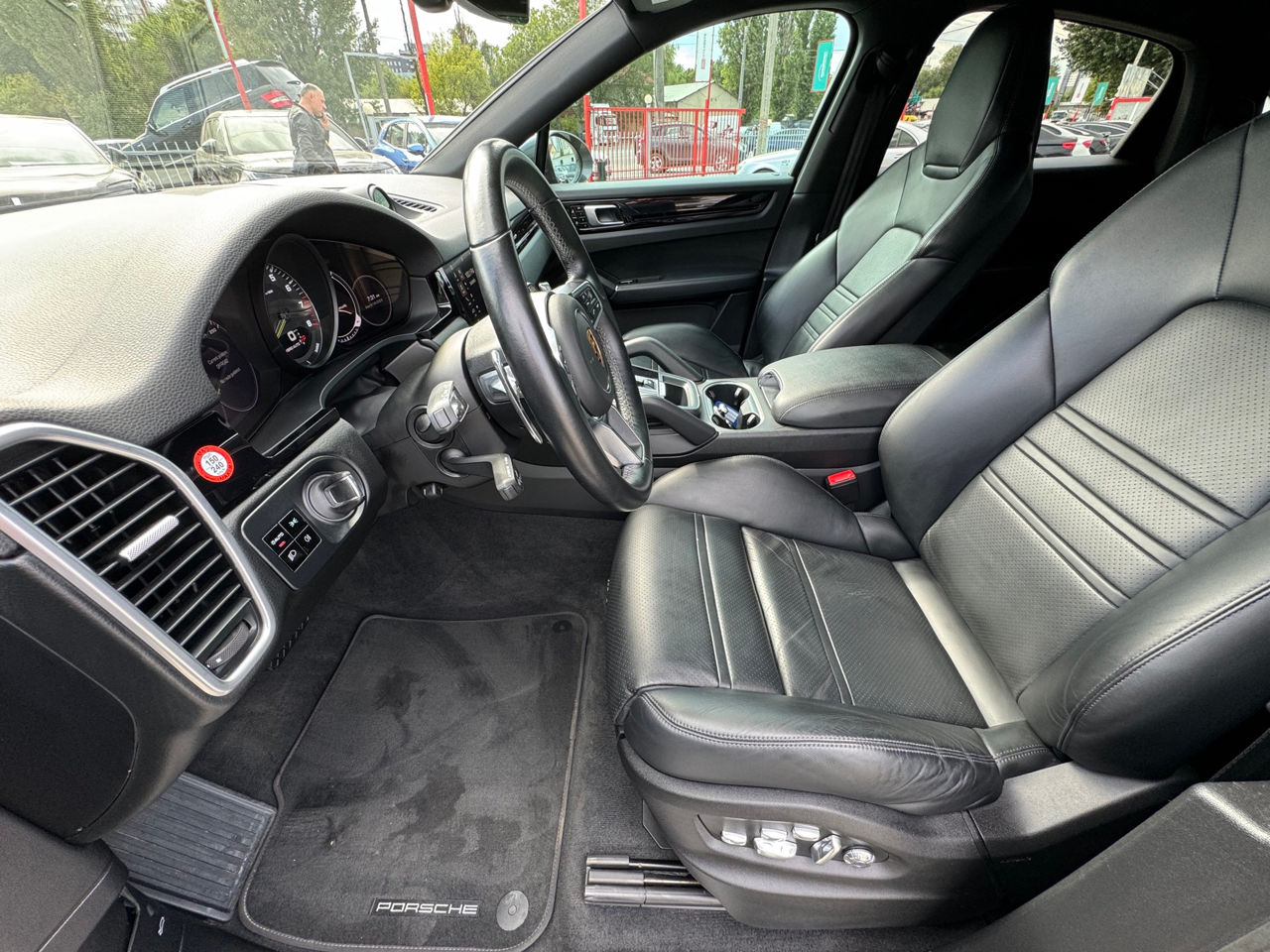 Porsche Cayenne Coupe foto 7