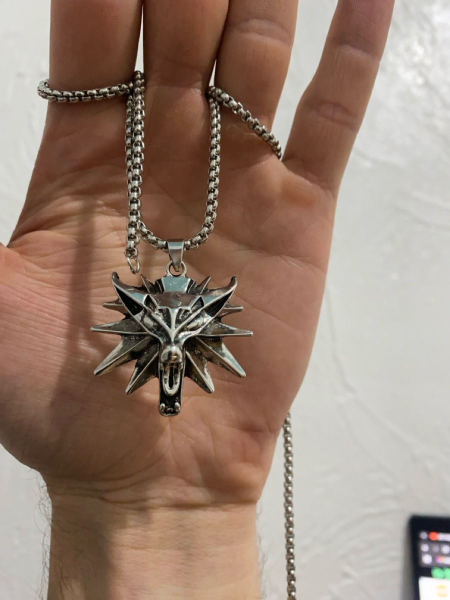 Vând colier Witcher foto 0