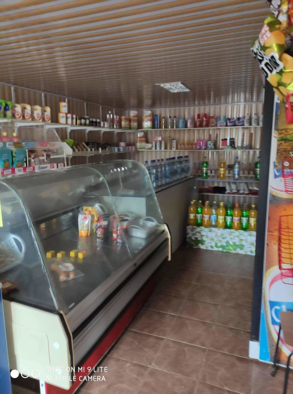 Se vinde alimentara cu bar terasa. фото 5
