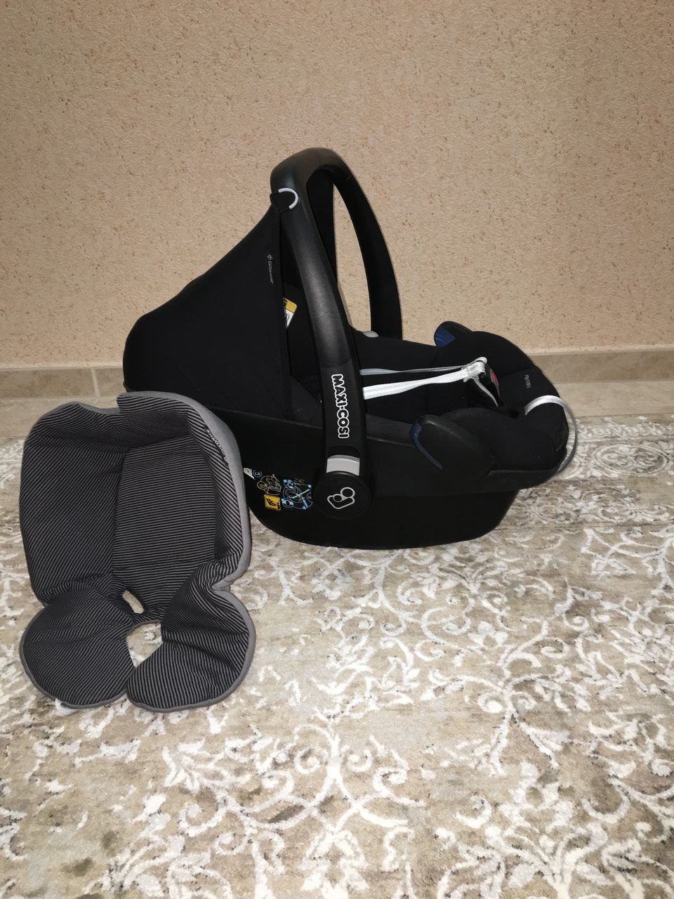 easy travel stroller Zoe Traveler in Sand Size 18.5" x 21.5" x 9.5"