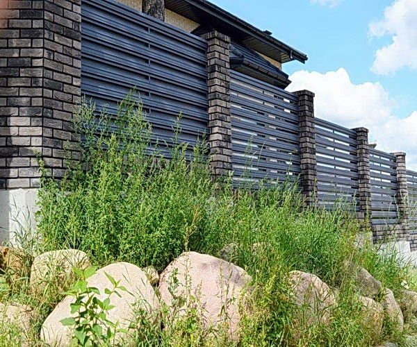 Сварные панели (евро заборы),сетка металлическая,штакетник,столбы,колючая проволока,столбы фото 8