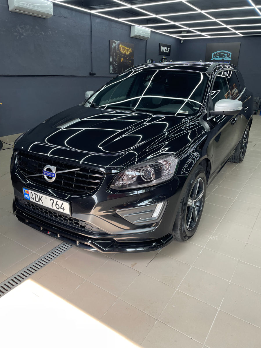 Volvo XC60 фото 0