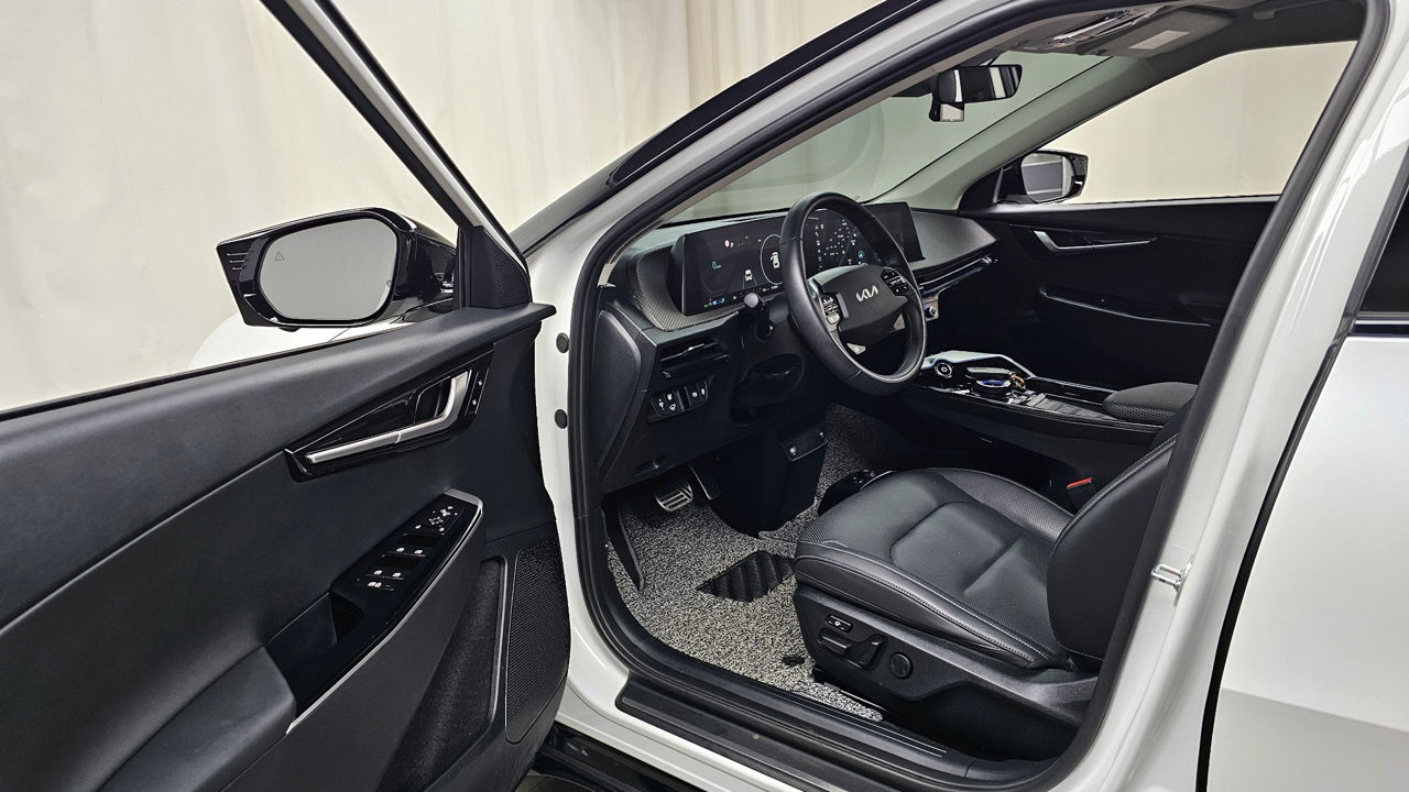KIA EV6 фото 2