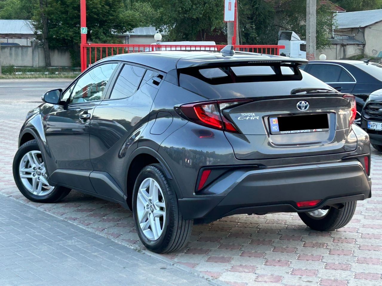Toyota C-HR foto 2