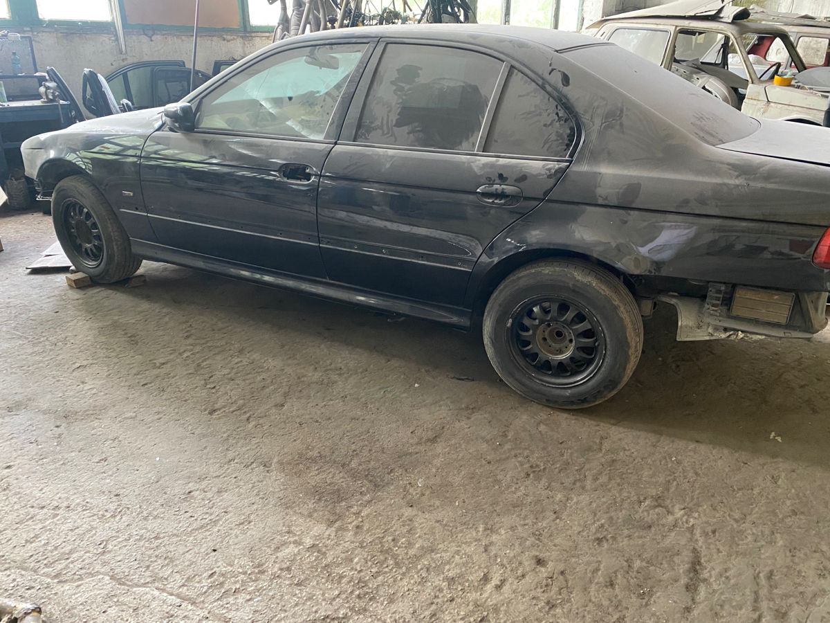 BMW 5 Series фото 2