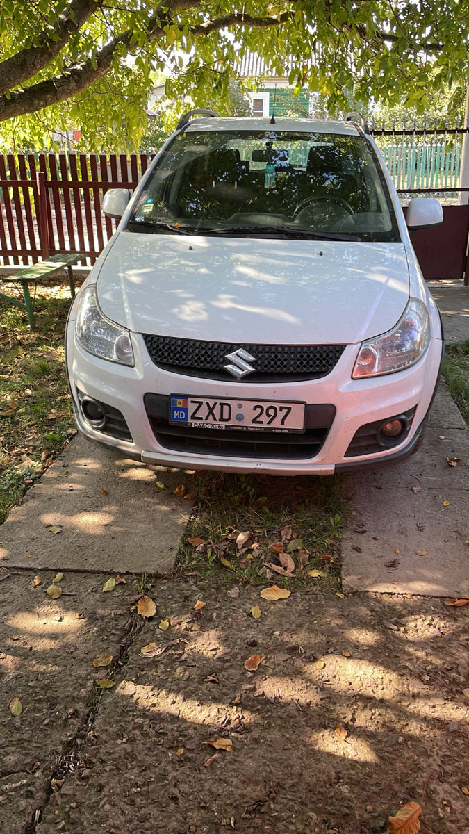 Suzuki SX4 foto 0