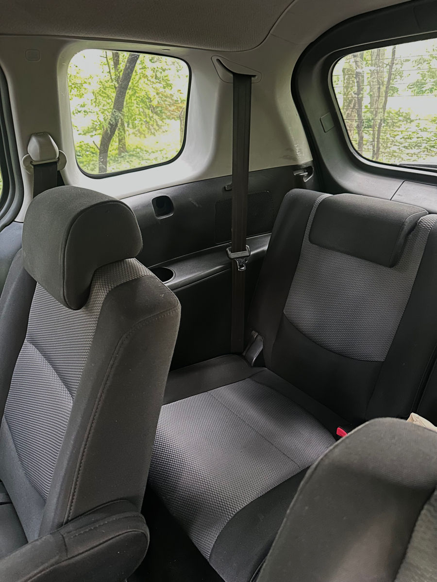 Mazda 5 фото 9