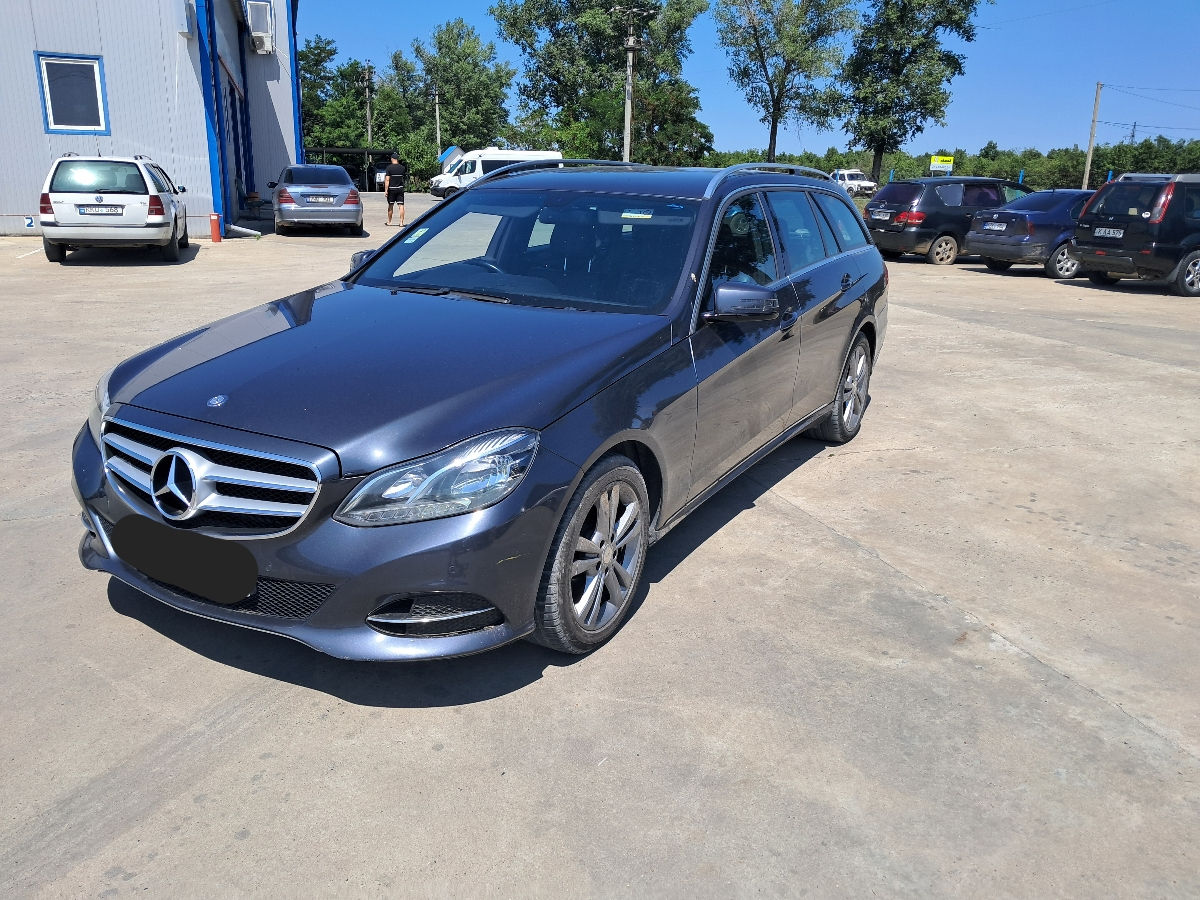 Dezmembrare Mercedes w212 foto 0