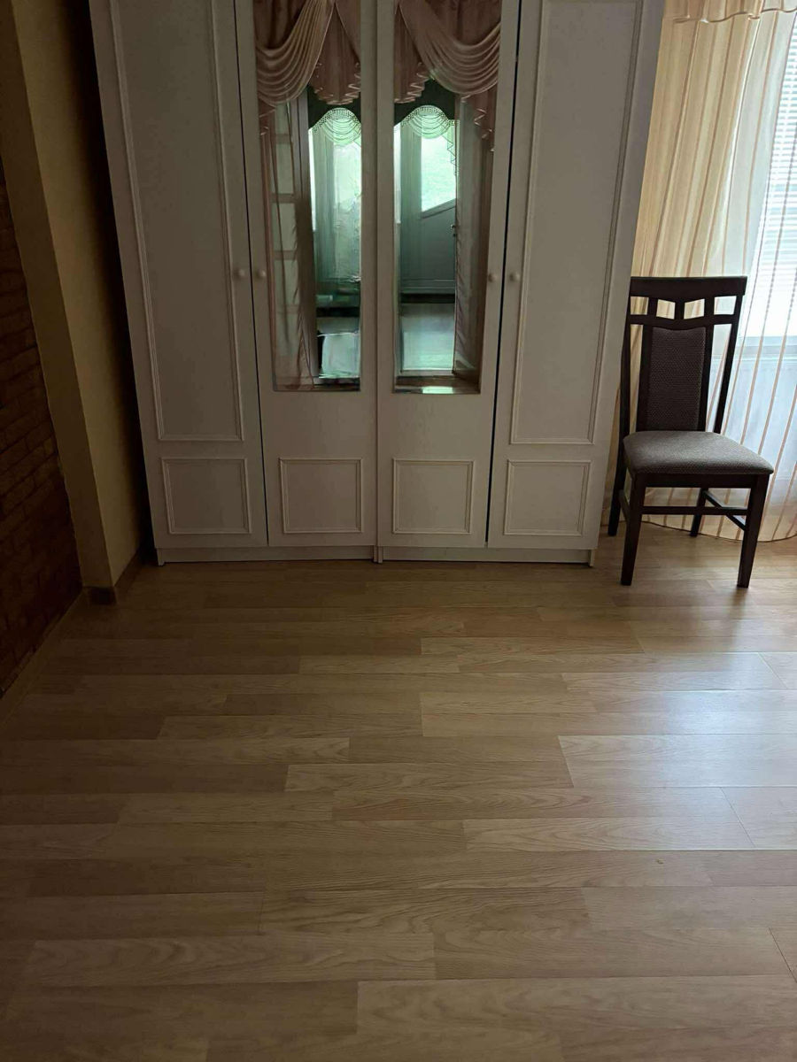 Casa în 2 nivele în orasul Ghindesti фото 2