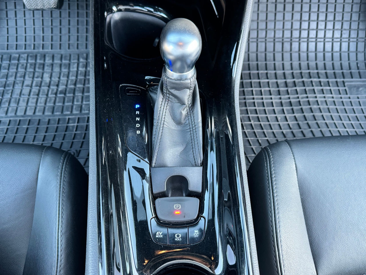 Toyota C-HR foto 13