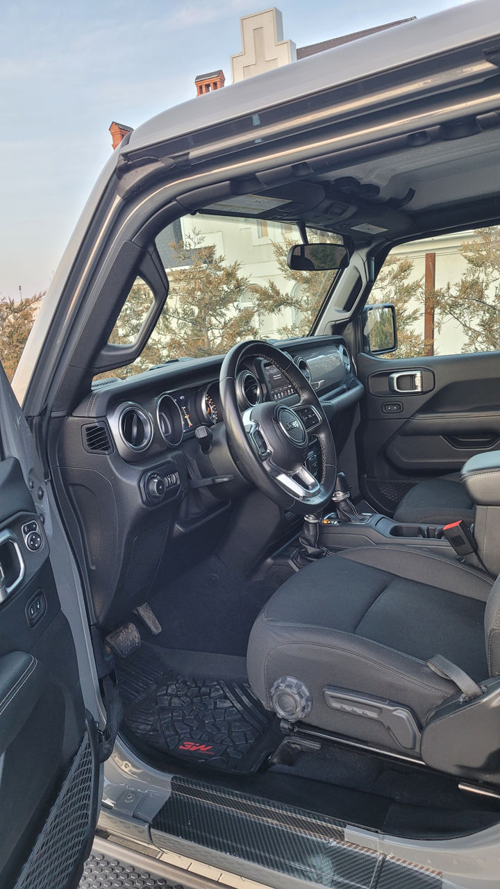Jeep Wrangler фото 6