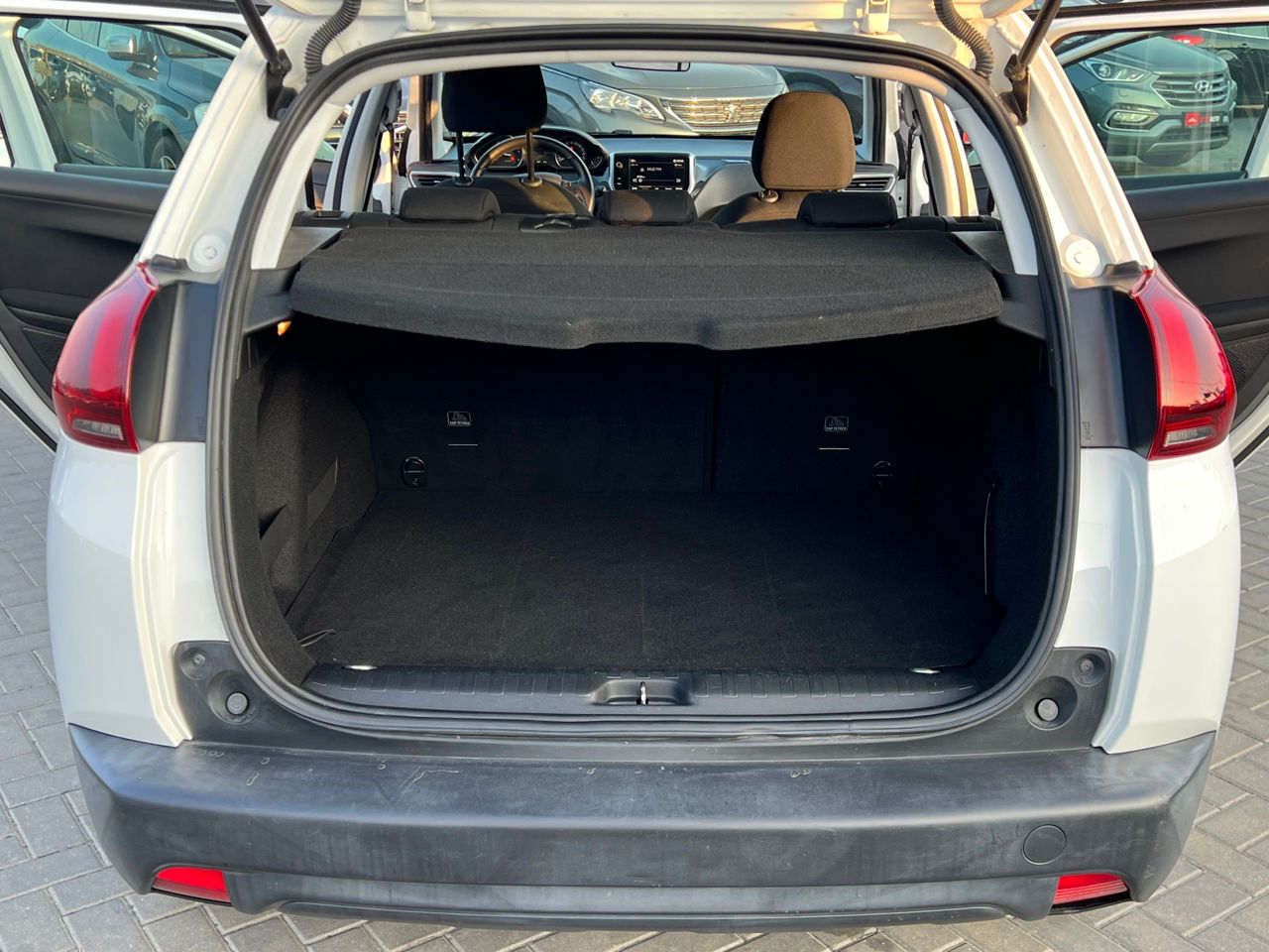 Peugeot 2008 фото 17