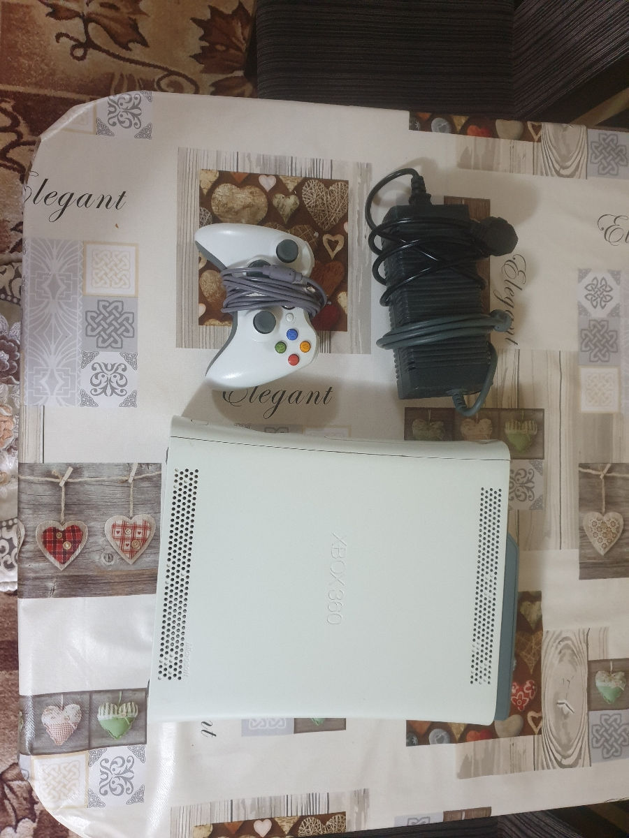 Vând Xbox 360 Modat (sau schimb) foto 0