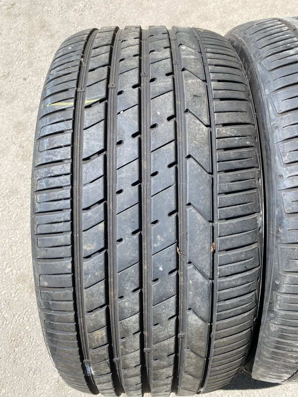 2X 295/35 R 22 Vara foto 1