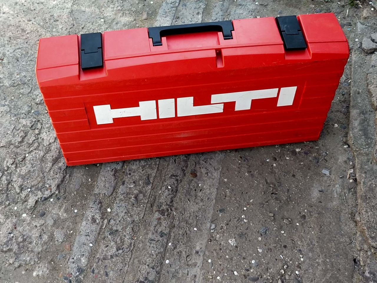 Hilti DD 100 кейс от Hilti DD 100 или меняю на ваши предложения так как не нужен foto 1