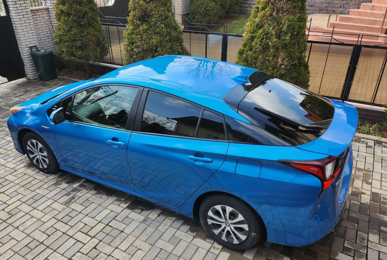 Toyota Prius фото 1