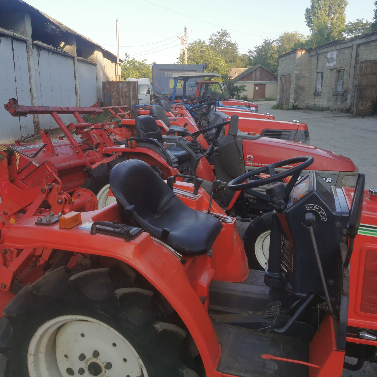 Tractoare japoneze+ freza + acte +transport+recent adus +posibilitatea de creditare foto 8