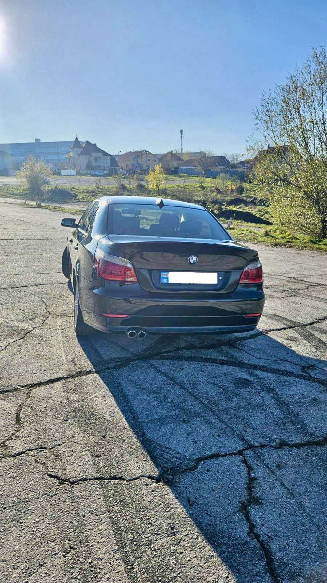 BMW 5 Series фото 2
