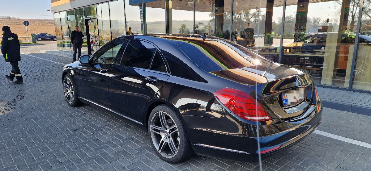 Mercedes S-Class foto 1