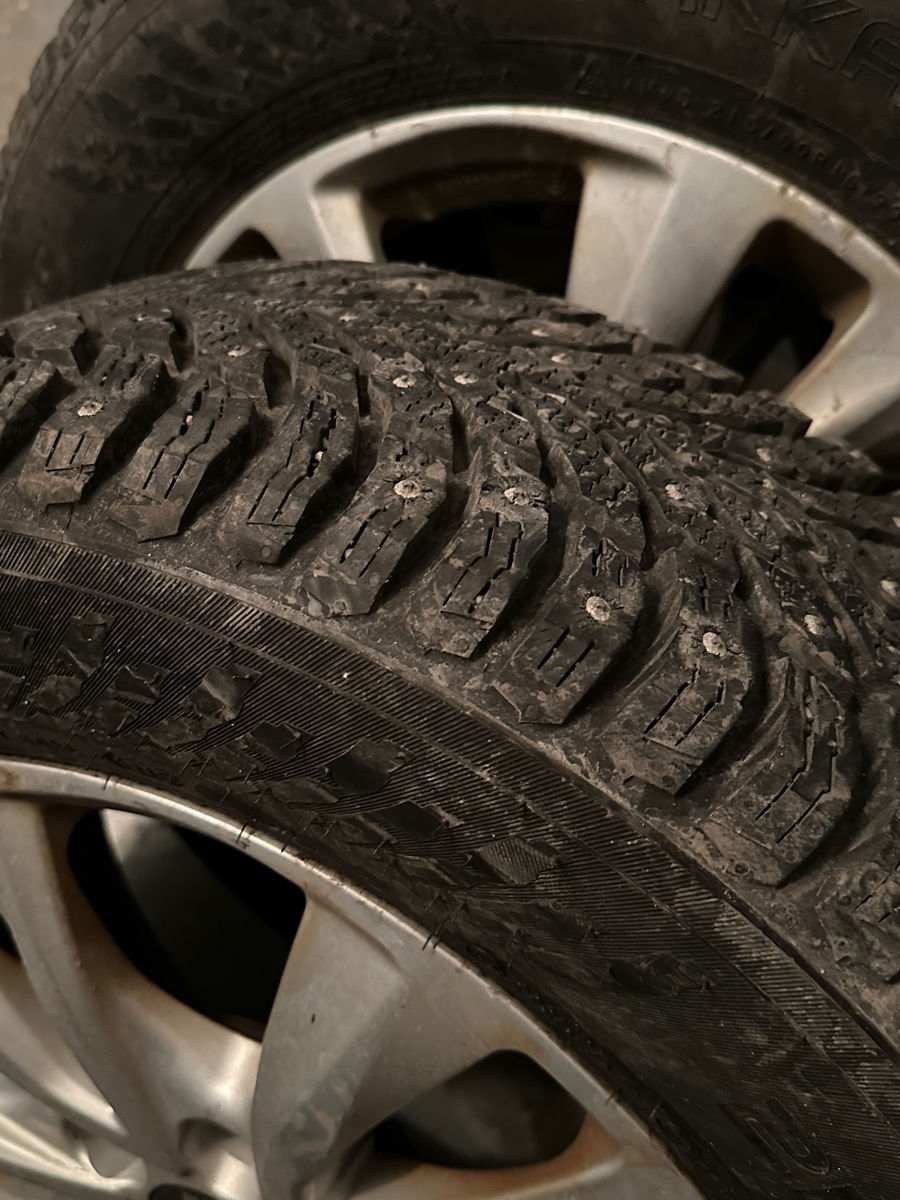 Nokian 215/60r16 iarna foto 1