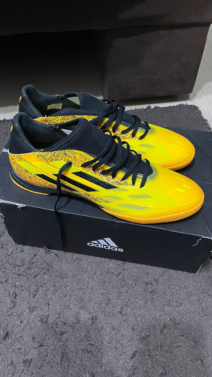 Adidas ghete fotbal sală/m. 43/ noi foto 1