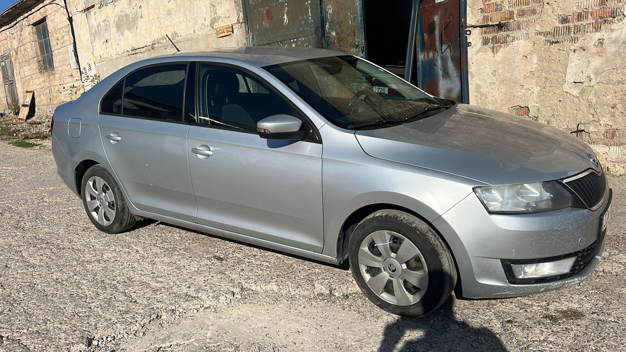 Skoda Rapid foto 1