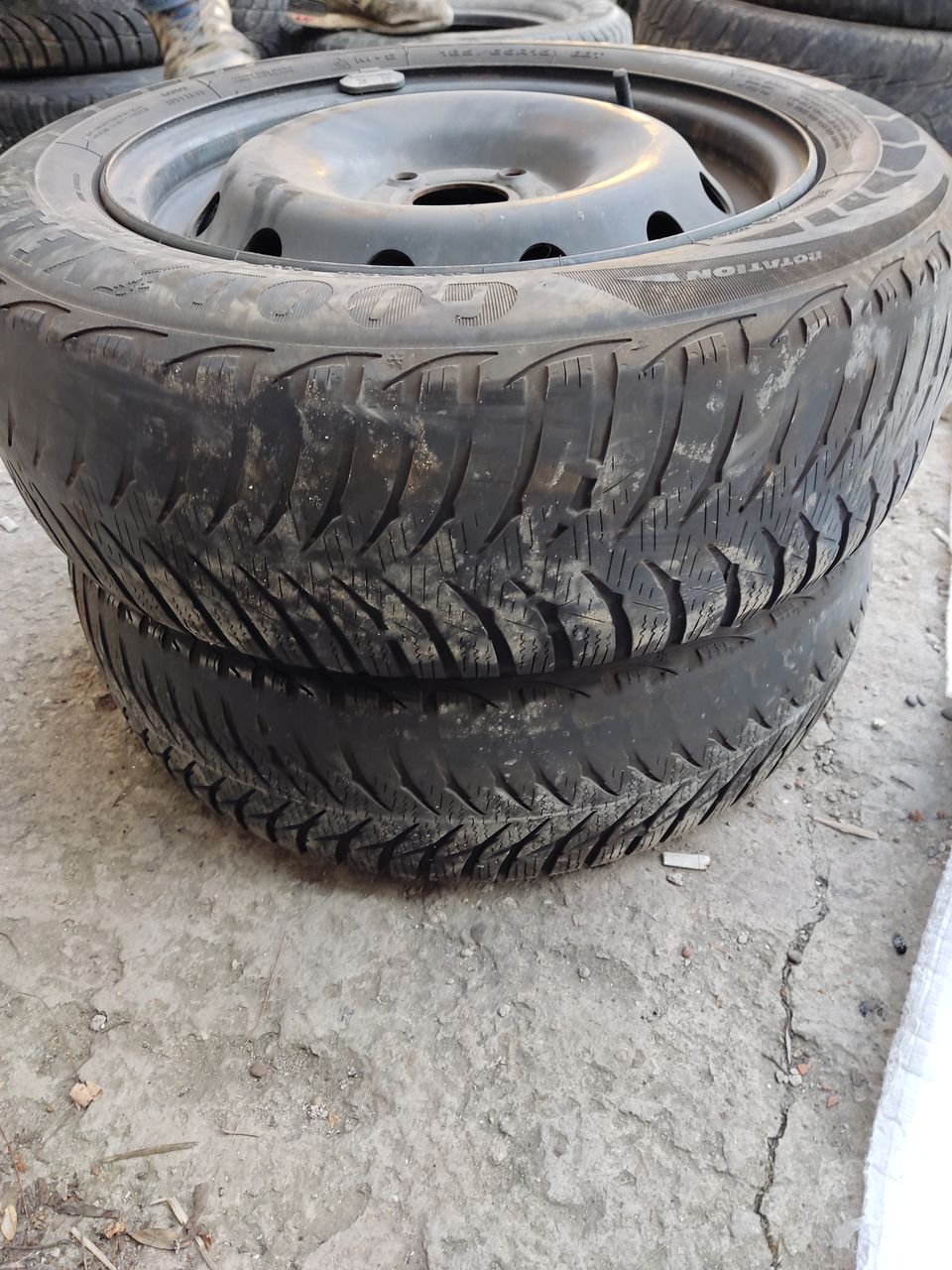 2шт. Goodyear 185/65/r15 4x100