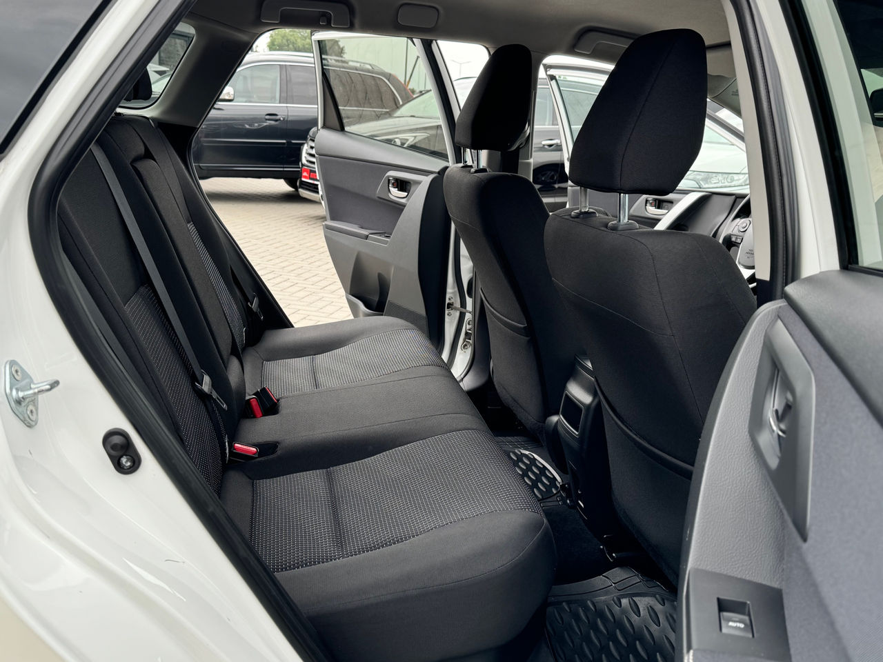 Toyota Auris foto 15