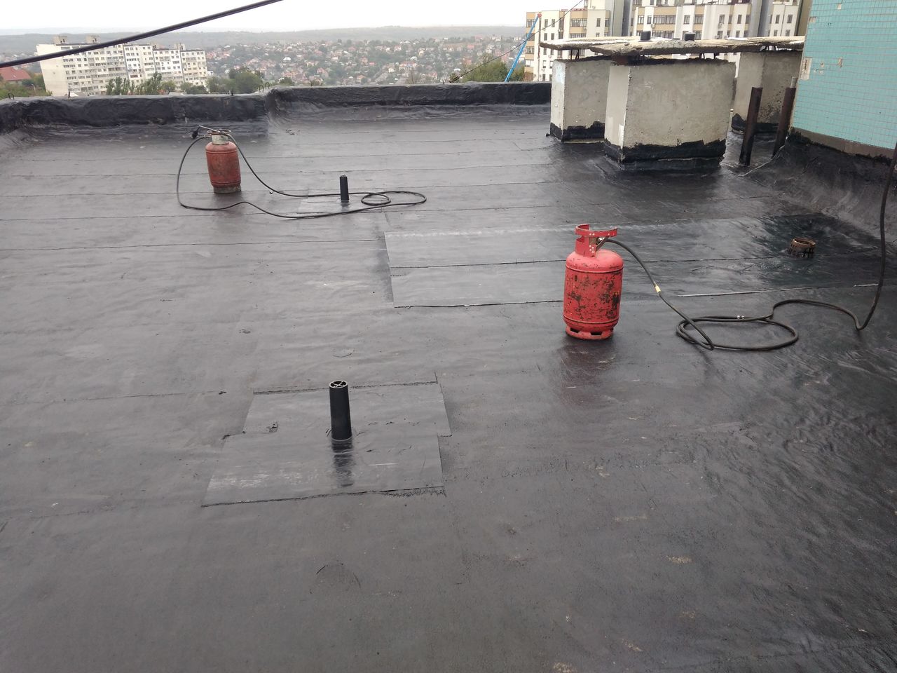 Reparatii acoperisuri plate. Hidroizolare apartament, garaj, depozit, oficiu. foto 0