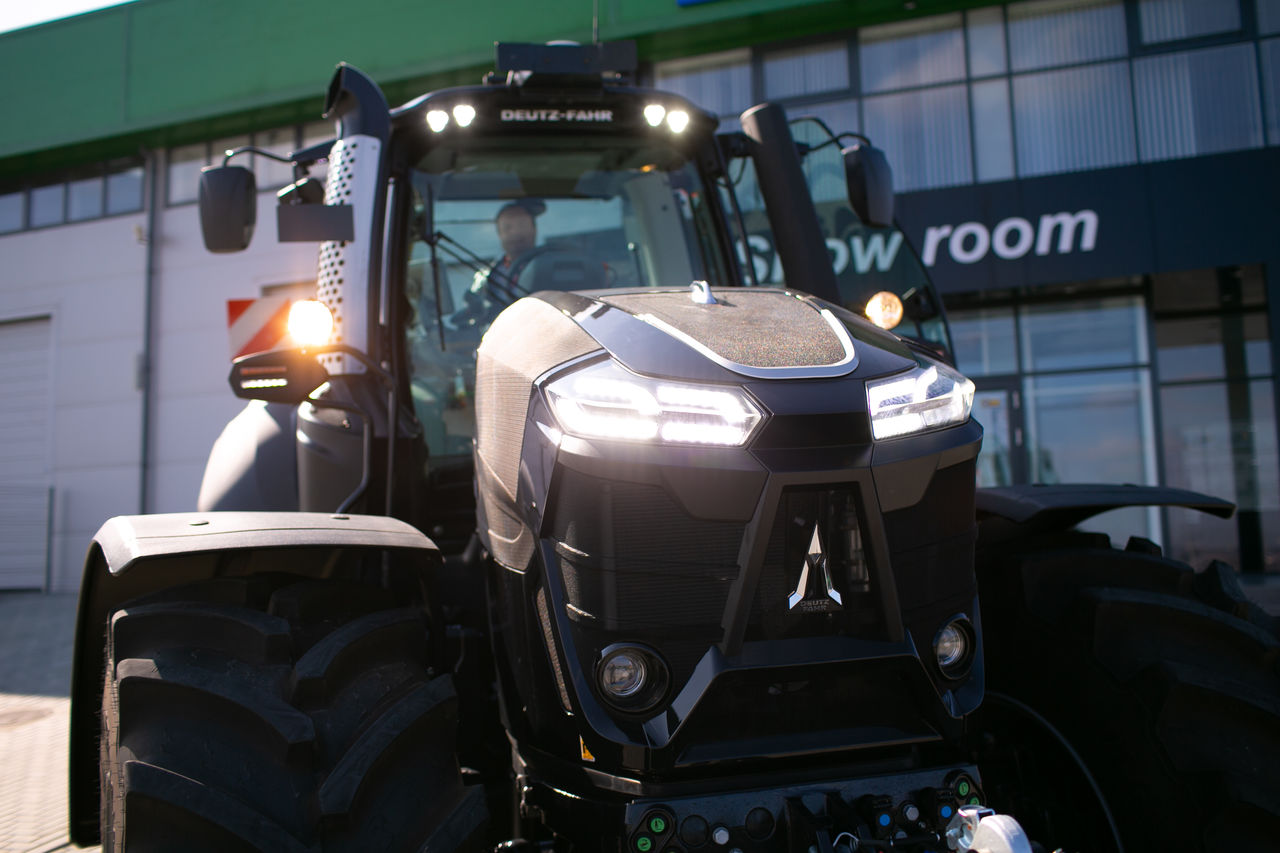 Tractor Deutz Fahr 9340 TTV Warrior (Black edition) foto 1