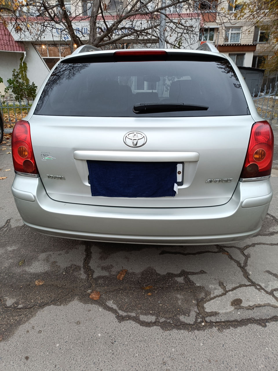 Toyota Avensis foto 1