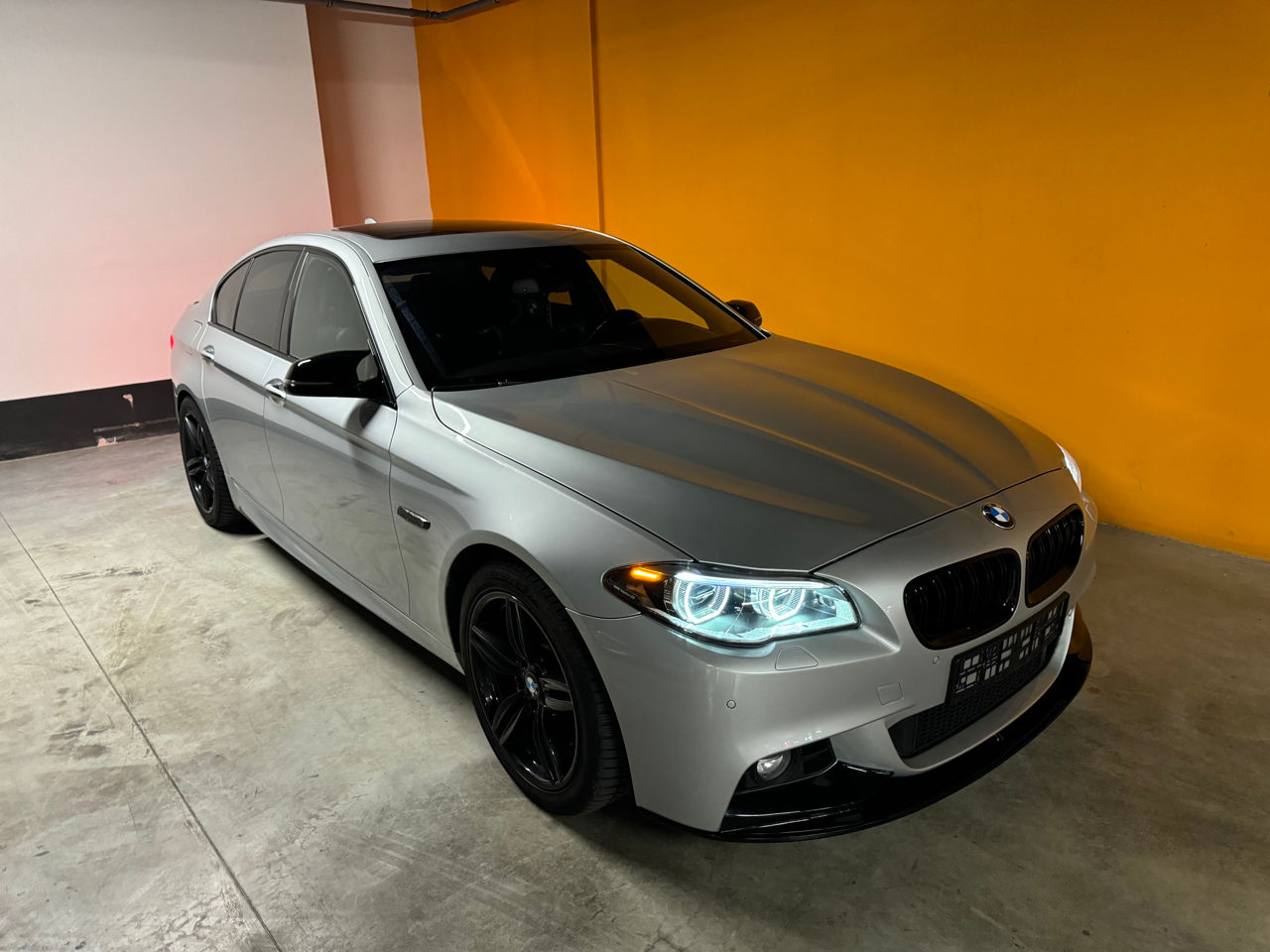 BMW 5 Series foto 0