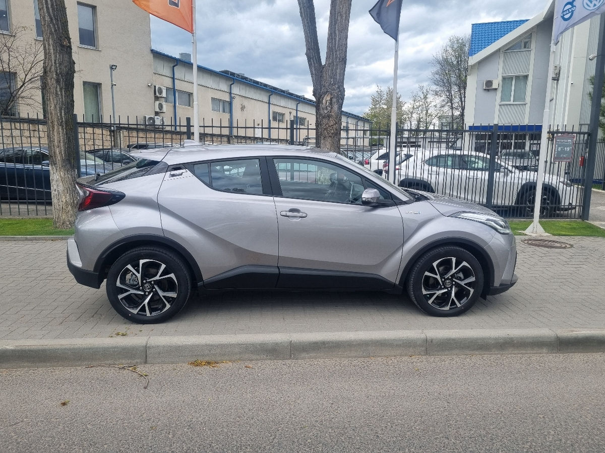 Toyota C-HR 2021 photo 4