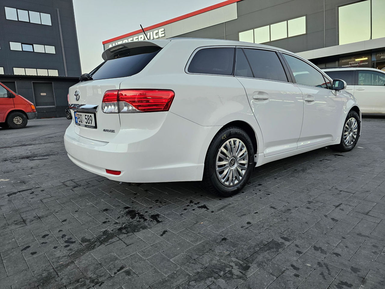 Toyota Avensis foto 3