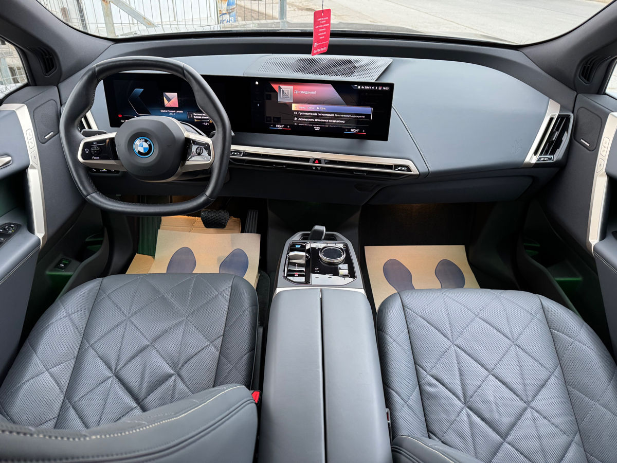 BMW iX фото 7