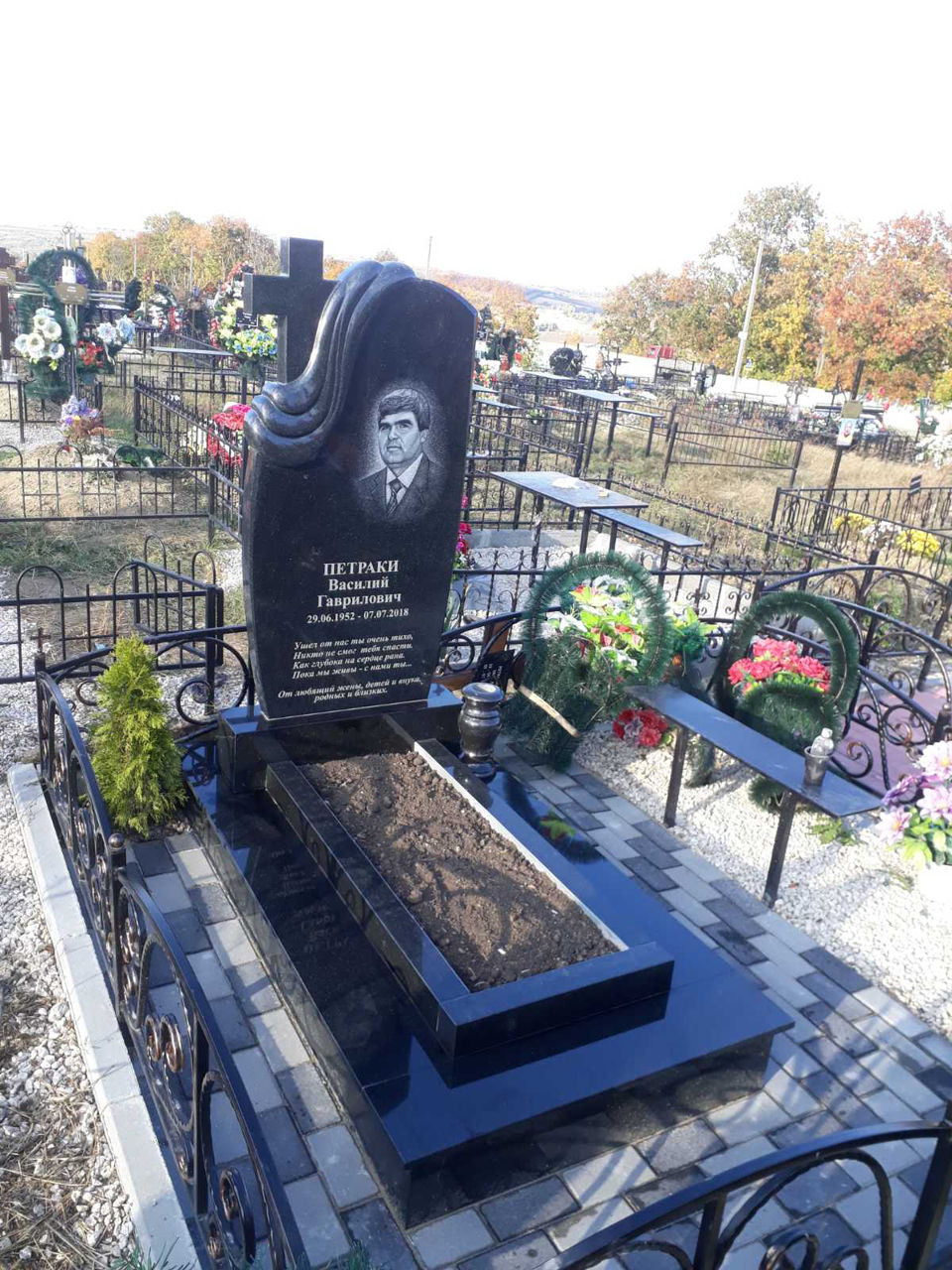 Monumente si articole funerare de la producator фото 0