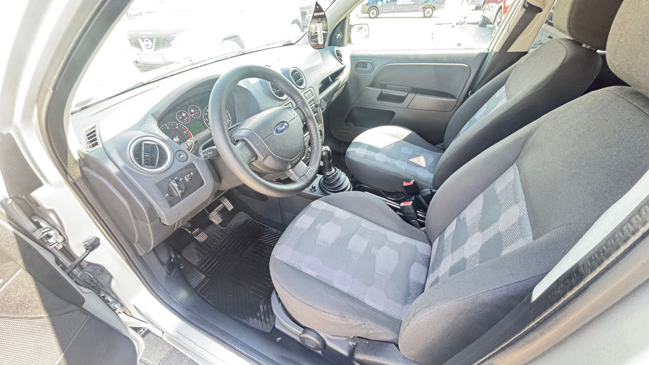 Ford Fusion фото 9