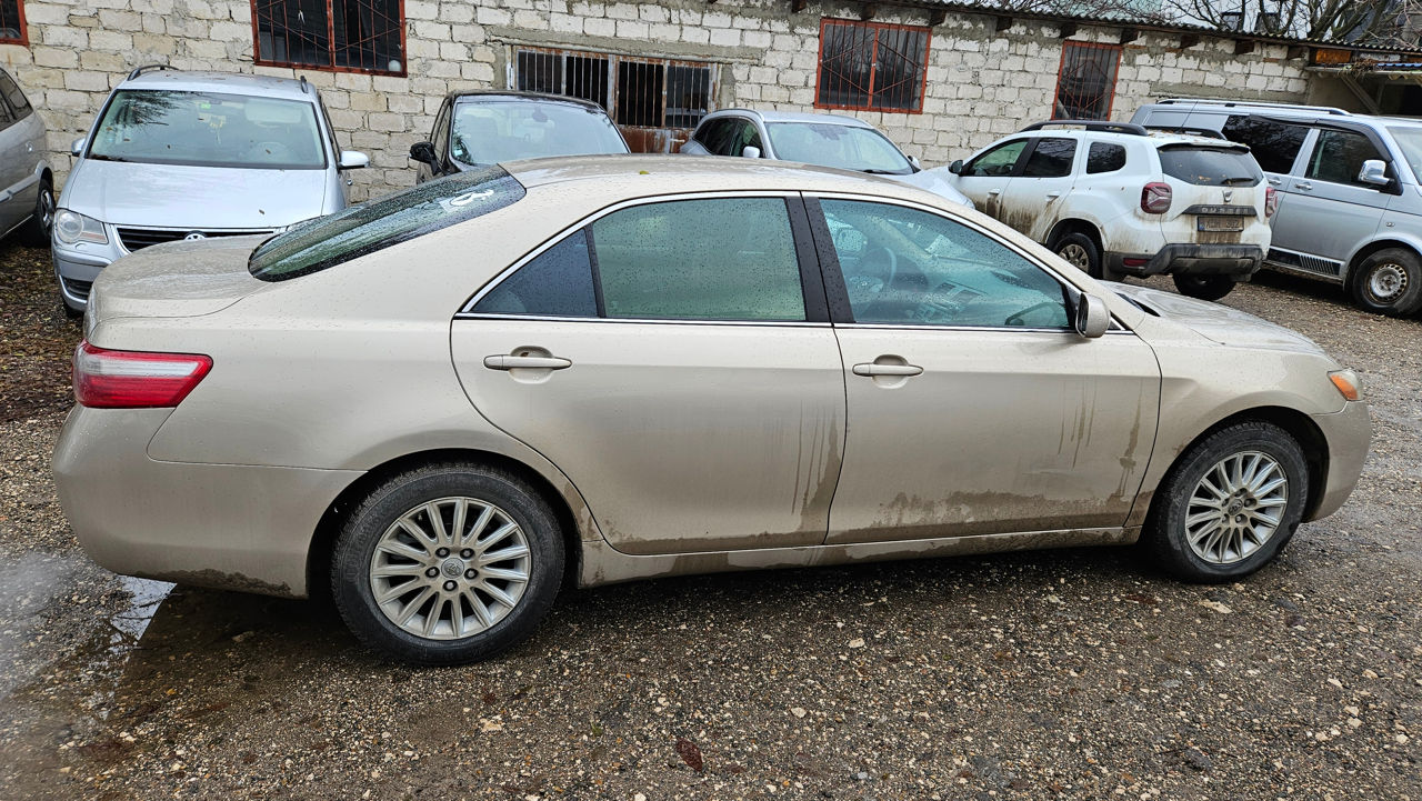 Toyota Camry foto 1
