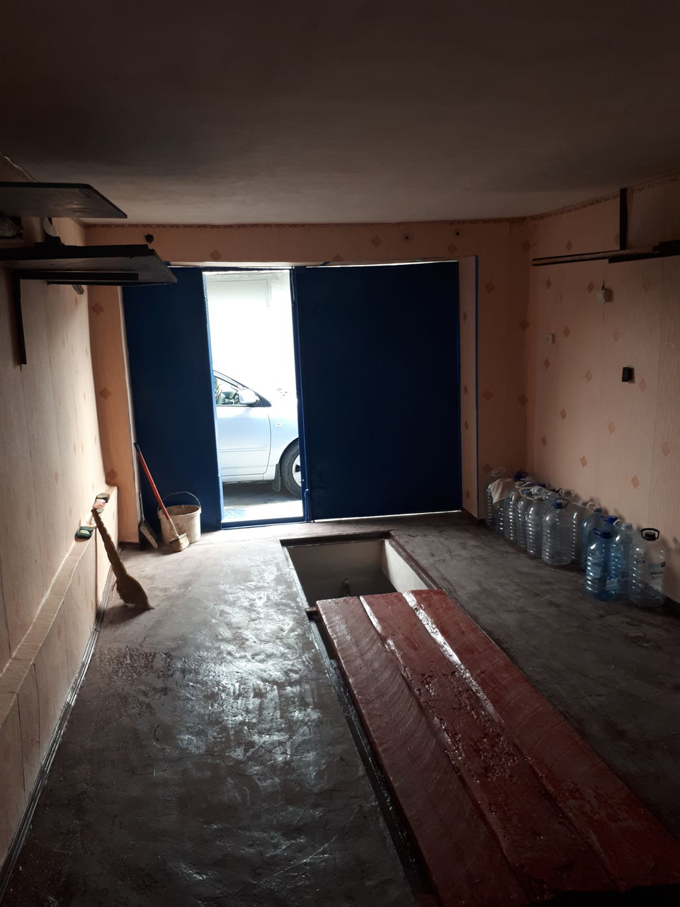 Se vinde garaj linga piata auto Pruncul