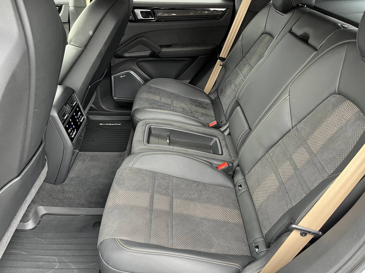 Porsche Cayenne Coupe foto 16