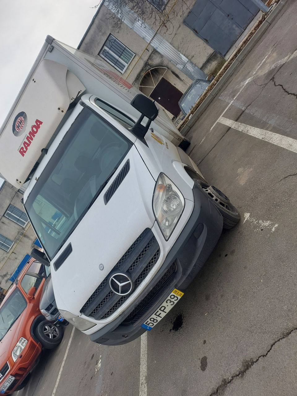 Mercedes 518 foto 0