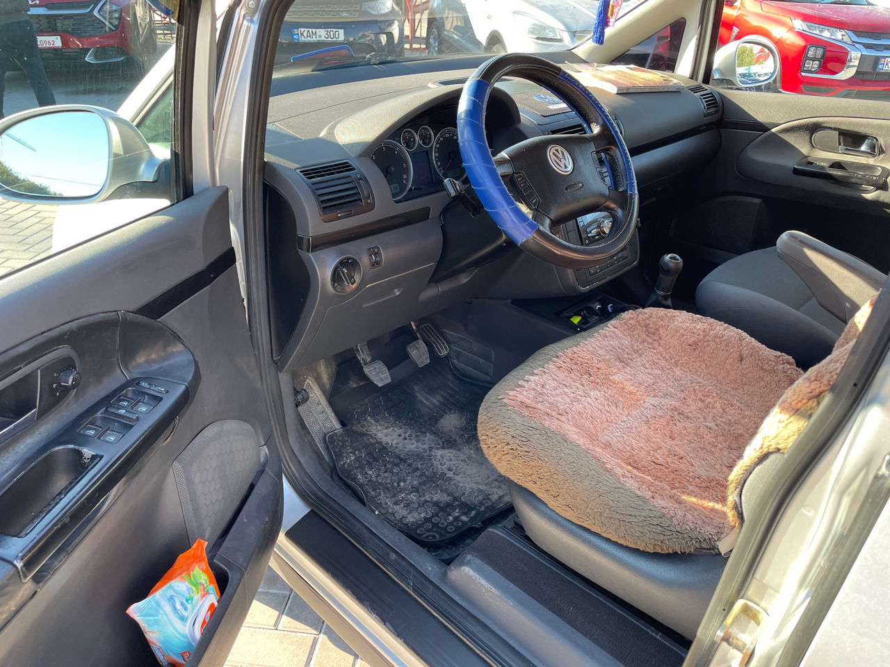 Volkswagen Sharan foto 8