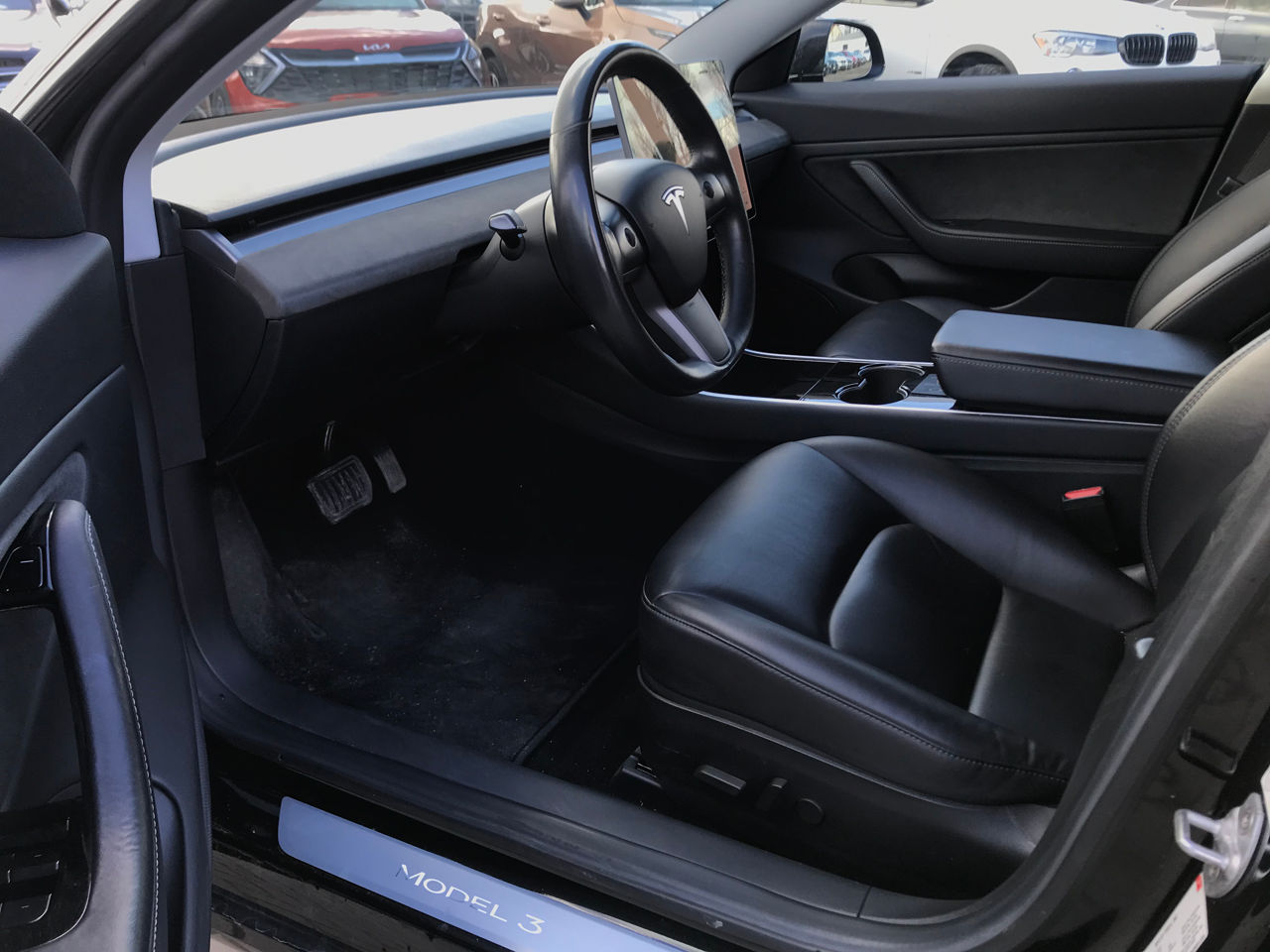 Tesla Model 3 foto 8