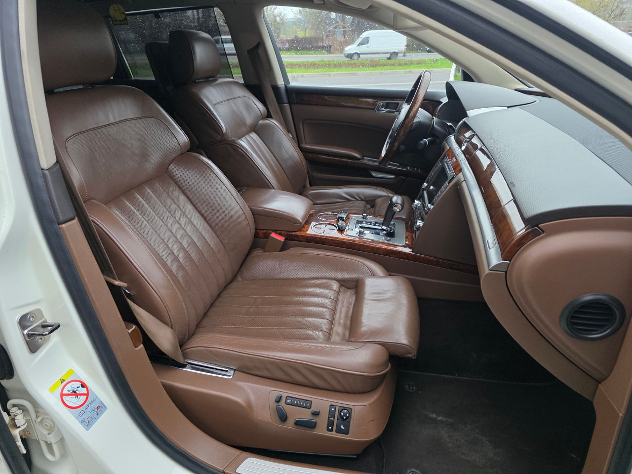 Volkswagen Phaeton фото 10